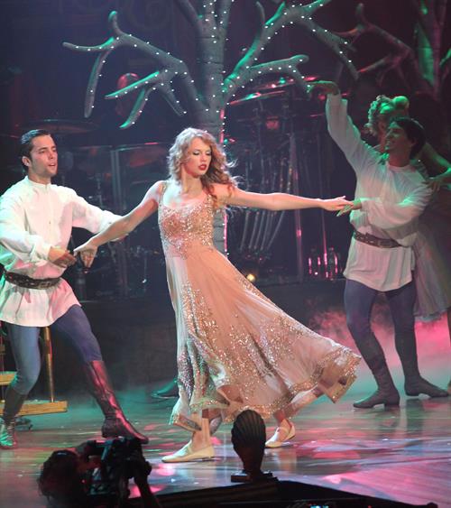Taylor Swift performing live at prudential center in Newark July 20, 2011