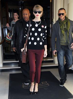 Taylor Swift leaving her hotel in London 11/7/12