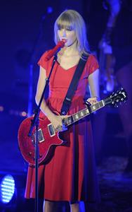 Taylor Swift at Westfield Mall in London 11/6/12