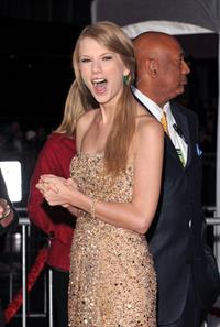 Taylor Swift 39th Annual American Music Awards in Los Angeles November 20, 2011  
