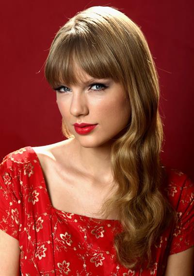 Taylor Swift - Matt Sayles portrait session in Beverly Hills on October 17, 2012