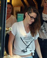 Kristen Stewart at Restaurant Le Castiglione in Paris (July 4, 2013) 