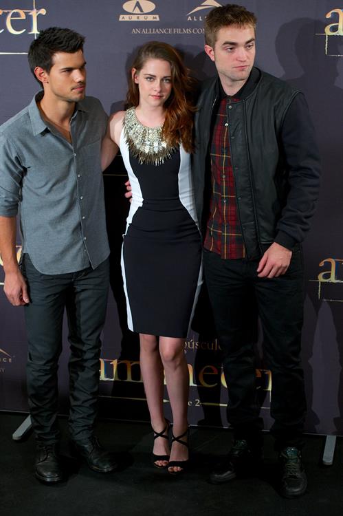 The Twilight Saga Breaking Dawn Part 2 Photocall in Madrid November 15, 2012 Gal Nu