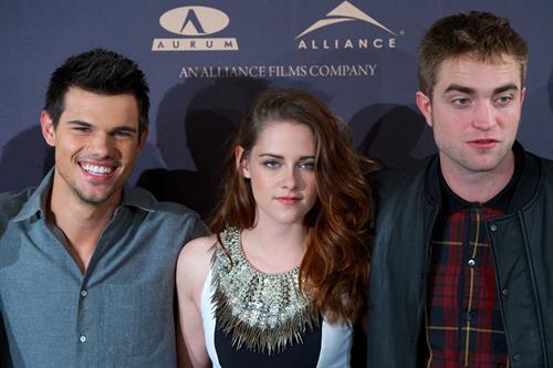 The Twilight Saga Breaking Dawn Part 2 Photocall in Madrid November 15, 2012 Gal Nu