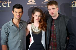 The Twilight Saga Breaking Dawn Part 2 Photocall in Madrid November 15, 2012 Gal Nu