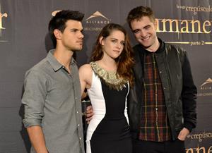 The Twilight Saga Breaking Dawn Part 2 Photocall in Madrid November 15, 2012 Gal Nu