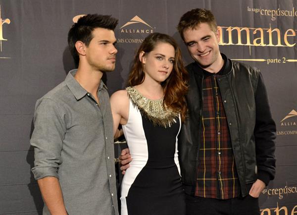 The Twilight Saga Breaking Dawn Part 2 Photocall in Madrid November 15, 2012 Gal Nu