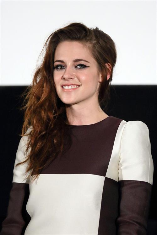 Kristen Stewart The Twilight Saga: Breaking Dawn Part 2 photocall in Tokyo October 24, 2012