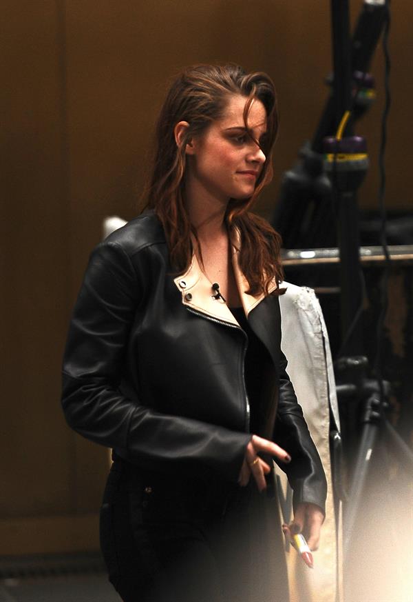 Kristen Stewart at the 'TODAY' show in New York City 11/7/12