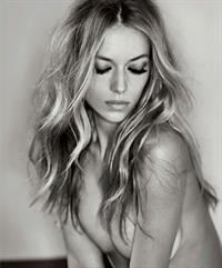 Hannah Ferguson - breasts