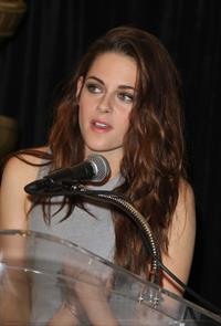 Kristen Stewart at Hollywood Foreign Press Association's Cecil B. Demille Award presentation in Beverly Hills 11/1/12