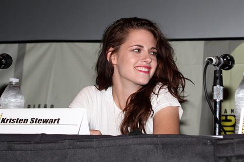 Kristen Stewart -  The Twilight Saga: Breaking Dawn - Part 2  Comic-Con Press Conference in San Diego (12 Jul 2012)