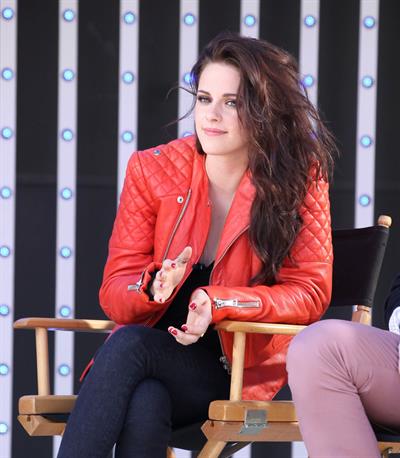 Kristen Stewart - MTV's  Snow White & the Huntsman  Sneak Peek at Universal Citywalk (May 29, 2012)