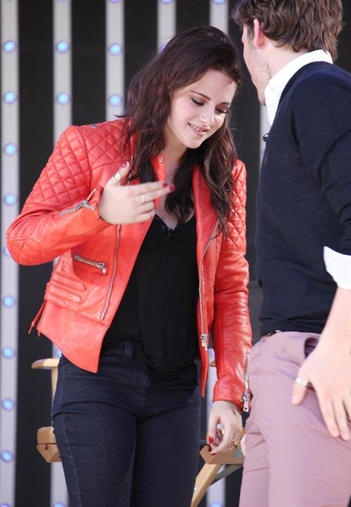 Kristen Stewart - MTV's  Snow White & the Huntsman  Sneak Peek at Universal Citywalk (May 29, 2012)
