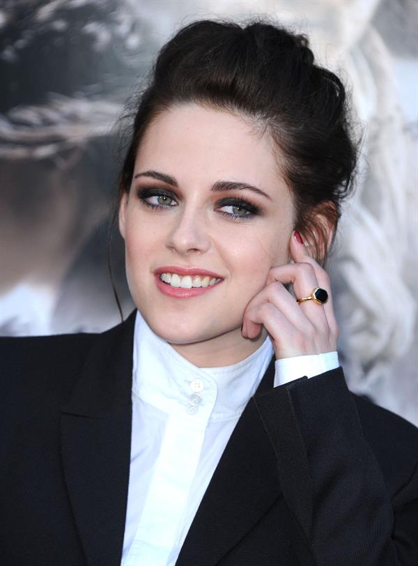 Kristen Stewart - Screening of  Snow White and the Huntsman  in Los Angeles - May 29, 2012