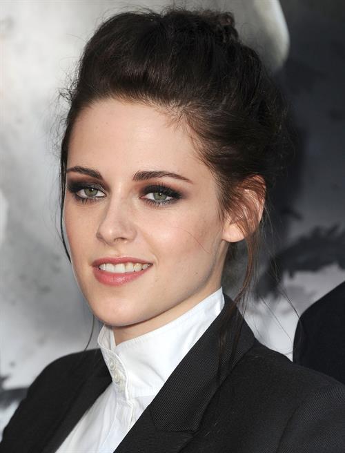 Kristen Stewart - Screening of  Snow White and the Huntsman  in Los Angeles - May 29, 2012