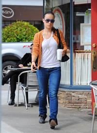 Olivia Wilde leaves LA Conversation with coffee in LA 070411 