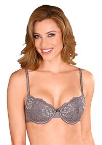 Armanda Barten in lingerie