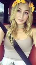 Iskra Lawrence taking a selfie