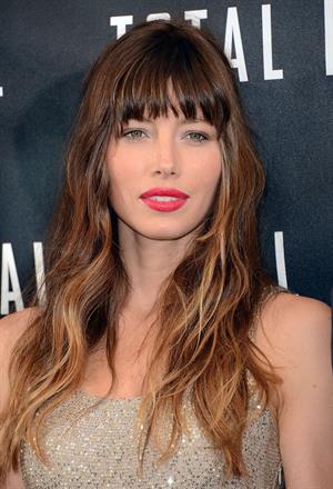 Jessica Biel poses at the Total Recall - Los Angeles Photo Call on July 28, 2012 in Beverly Hills, California
