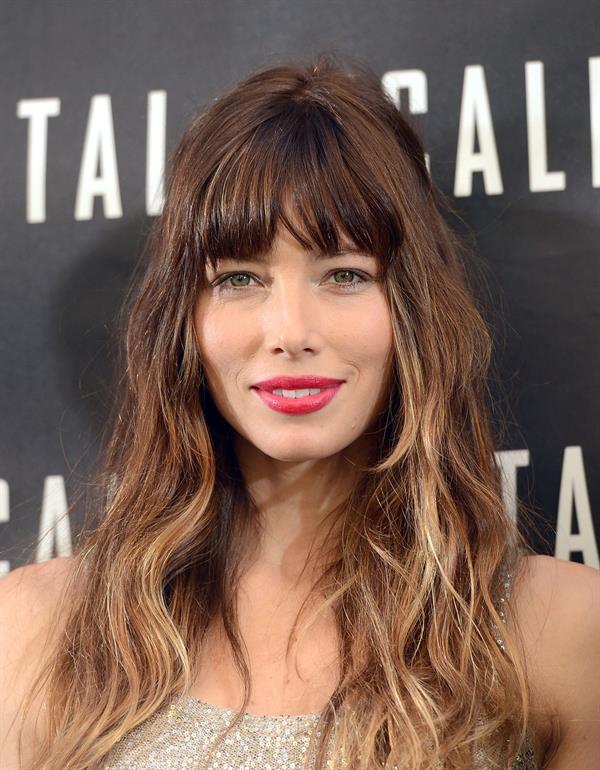 Jessica Biel poses at the Total Recall - Los Angeles Photo Call on July 28, 2012 in Beverly Hills, California