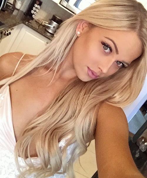 Keilih Stafford taking a selfie