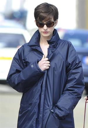 Anne Hathaway set of One Day in Paris August 31, 2013