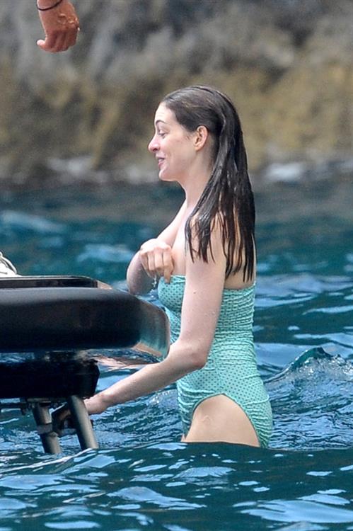 Anne Hathaway on vacation in Italy July 22, 2011 