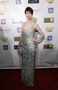 Anne Hathaway attends the Critics' Choice Movie Awards 2013 with Skinnygirl Cocktails at Barkar Hangar