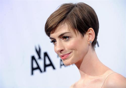 Anne Hathaway Attended the Museum of the Moving Image 27th Annual Black Tie Salute in New York Dec 11, 2012