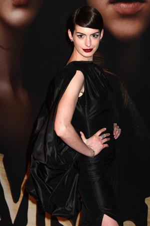 Anne Hathaway Les Miserables NY Premiere December 10-2012 