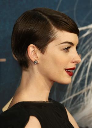 Anne Hathaway Les Miserables NY Premiere December 10-2012 