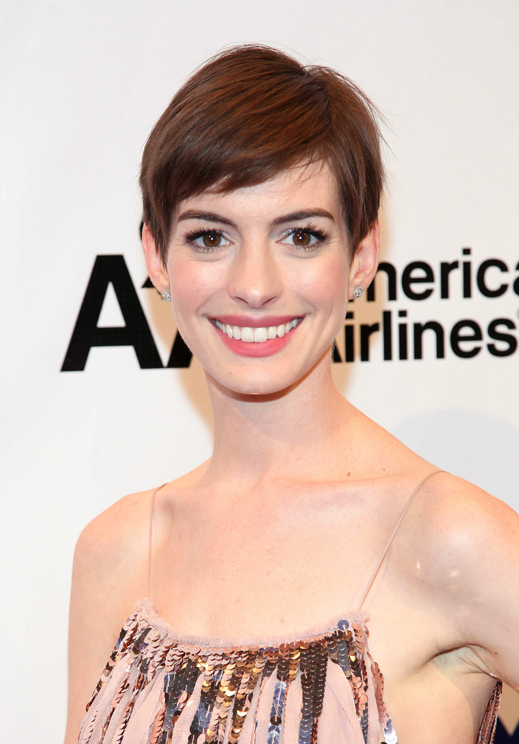 Anne Hathaway Attended the Museum of the Moving Image 27th Annual Black Tie Salute in New York Dec 11, 2012