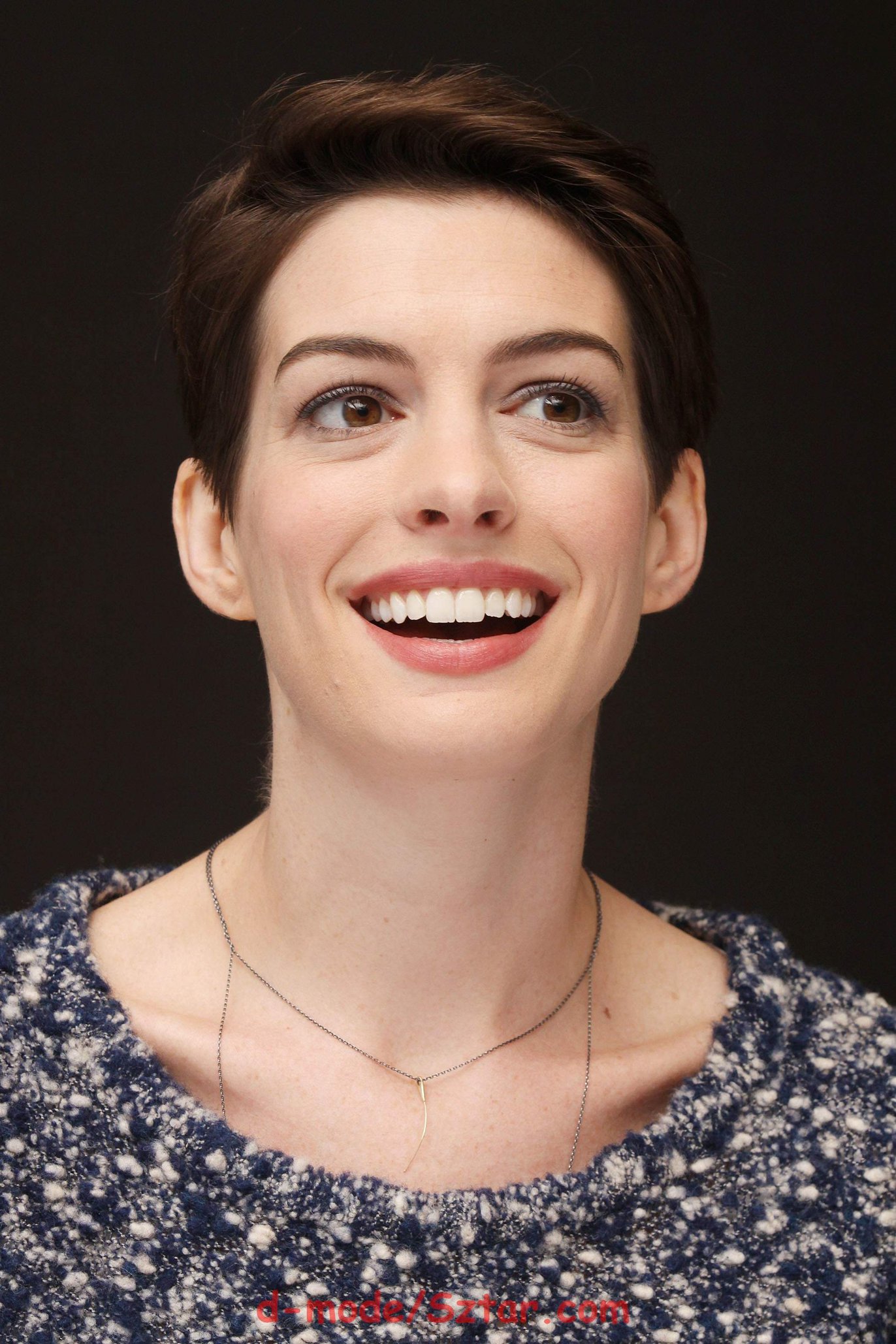 Anne Hathaway Photocall of the musical Les Miserables at the Mandarin Hotel in New York, NY, December 2, 2012