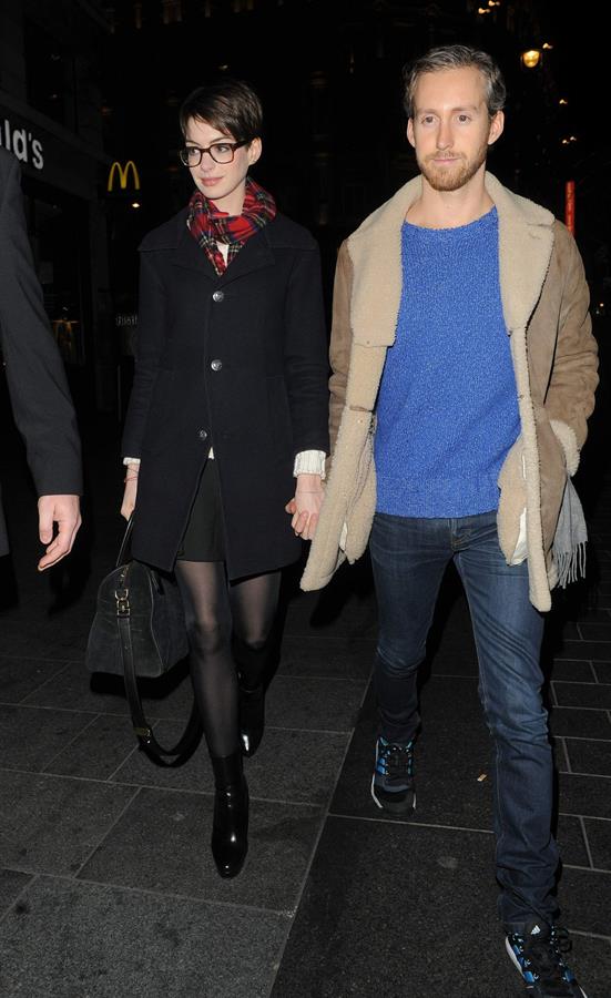 Anne Hathaway leaving her hotel and heading to the Empire Cinema Theatre in London - December 4, 2012