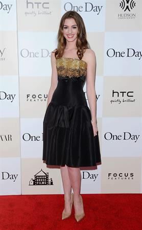Anne Hathaway One Day Premiere in New York 8/8/2011 