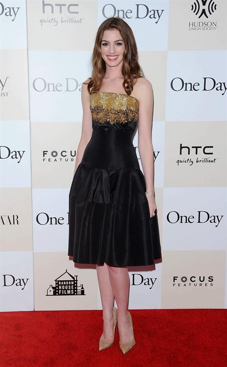 Anne Hathaway One Day Premiere in New York 8/8/2011 