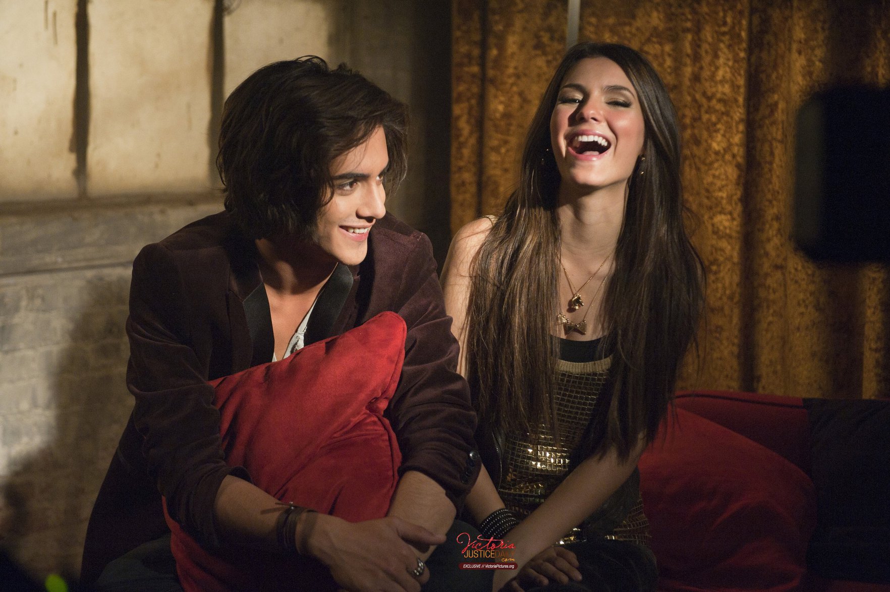 Victoria Justice fst 'Freak the Freak Out' music video set stills 2010 