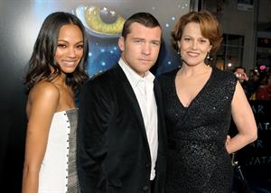 Zoe Saldana ''Avatar'' Premiere in Los Angeles December 16, 2009   