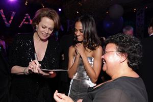 Zoe Saldana ''Avatar'' Premiere in Los Angeles December 16, 2009   