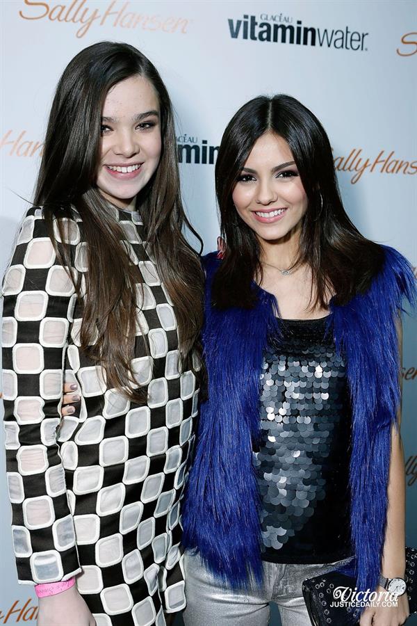 Victoria Justice Rolling Stone Lounge & Restaurant in LA 12/17/12 