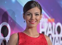 Victoria Justice video TeenNick HALO awards in Hollywood 11/17/12 
