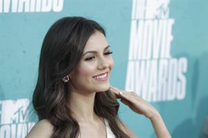 Victoria Justice - MTV Movie Awards at Universal Studios, Arrivals - June 3, 2012