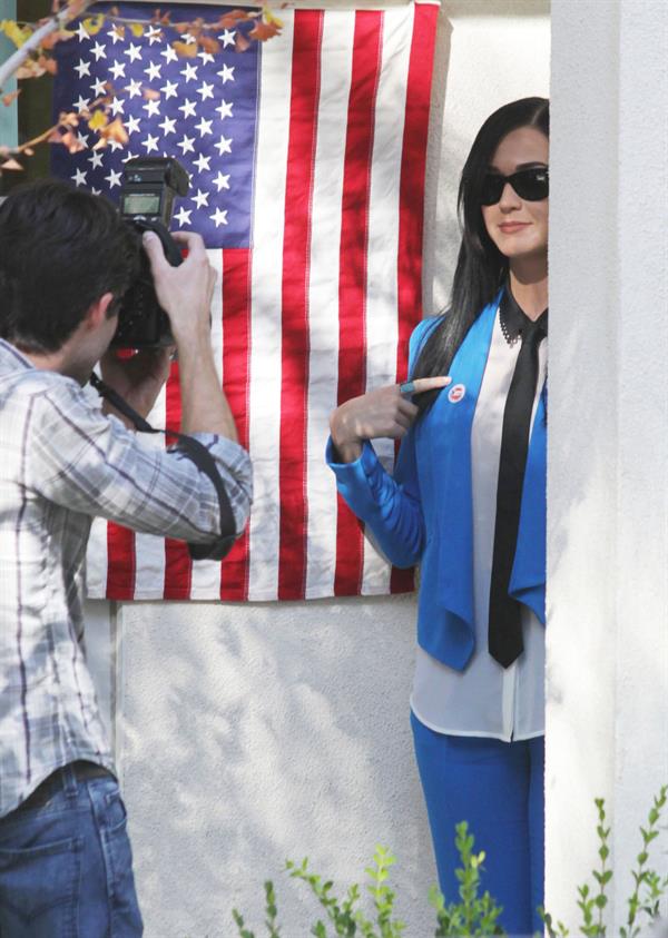 Katy Perry voting in LA November 6, 2012