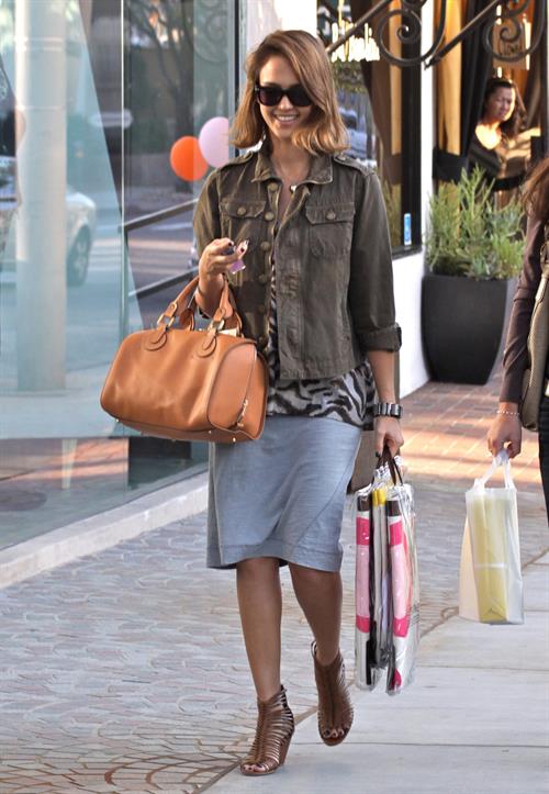 Jessica Alba at Bel Bambini in West Hollywood January 19, 2011 