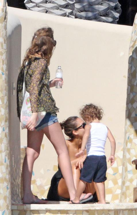 Jessica Alba holiday in Cabo San Lucas December 31, 2010