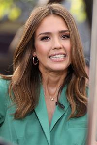 Jessica Alba on the set of Extra in Los Angeles on January 25, 2012 