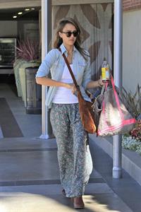 Jessica Alba shopping in LA 9/29/13