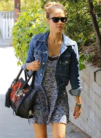 Jessica Alba heads to a private home in Santa Monica on May 31, 2013