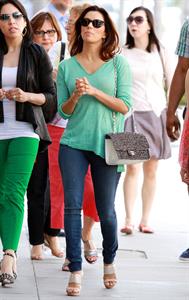 Eva Longoria Goes shoe shopping in Beverly Hills (May 23, 2013) 